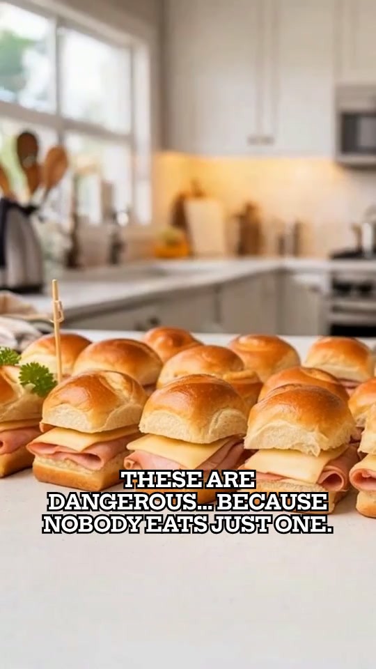 Irresistible Ham & Cheese Party Rolls!