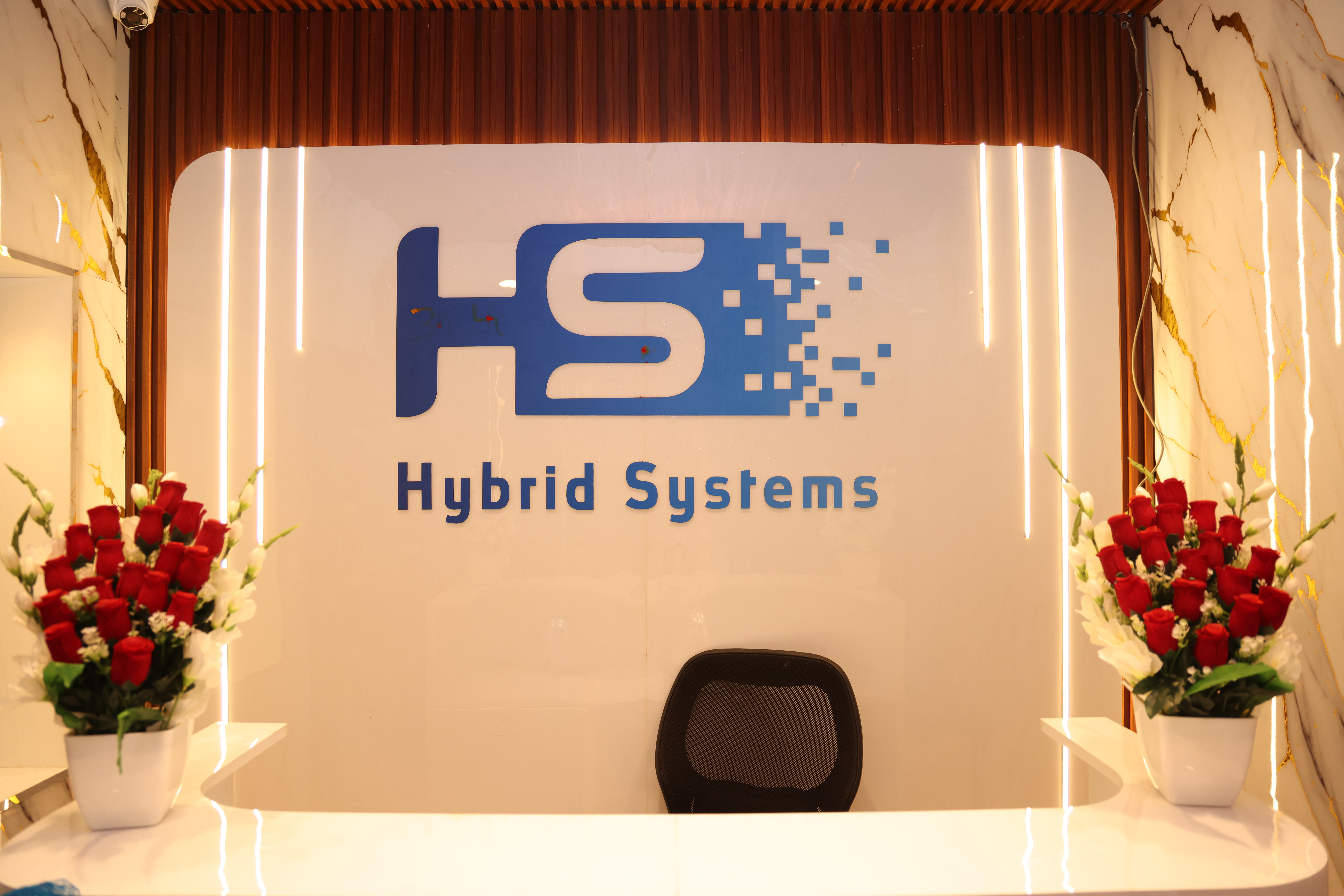 Smooth Laptop Trade-In Experience at Hybrid Systems