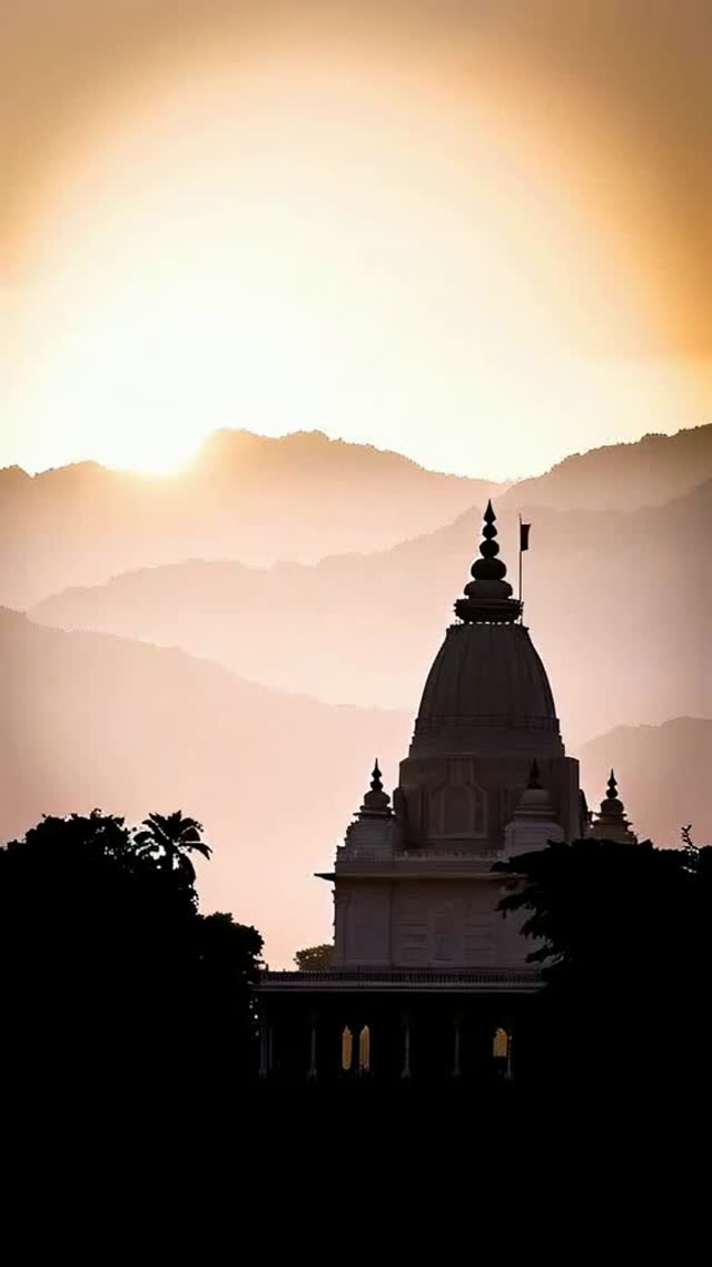 धीरेंद्र कृष्ण शास्त्री: संघर्ष से भक्ति तक की यात्रा