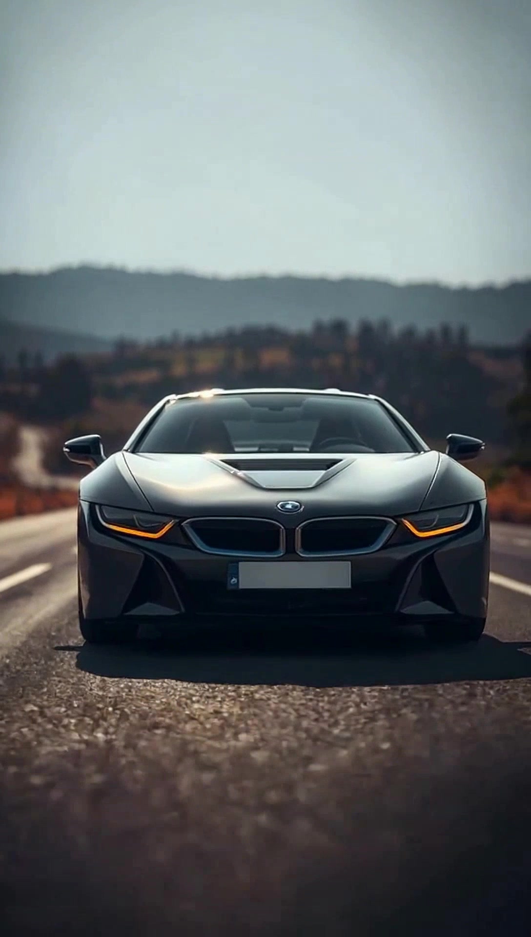 BMW i8 और S1000RR की शानदार बात-चीत