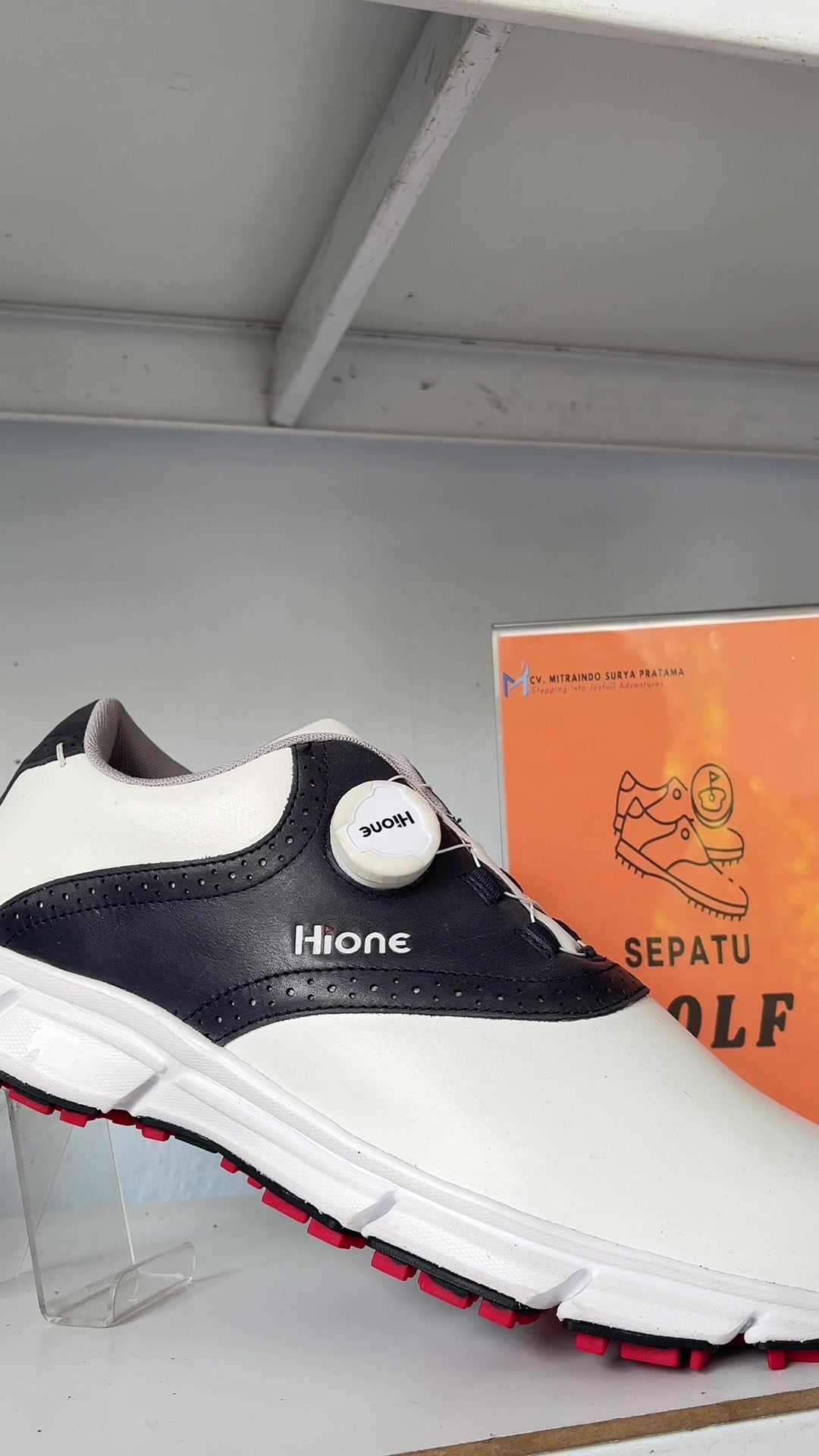 Hi One Golf Shoes: Gaya dan Kenyamanan di Lapangan