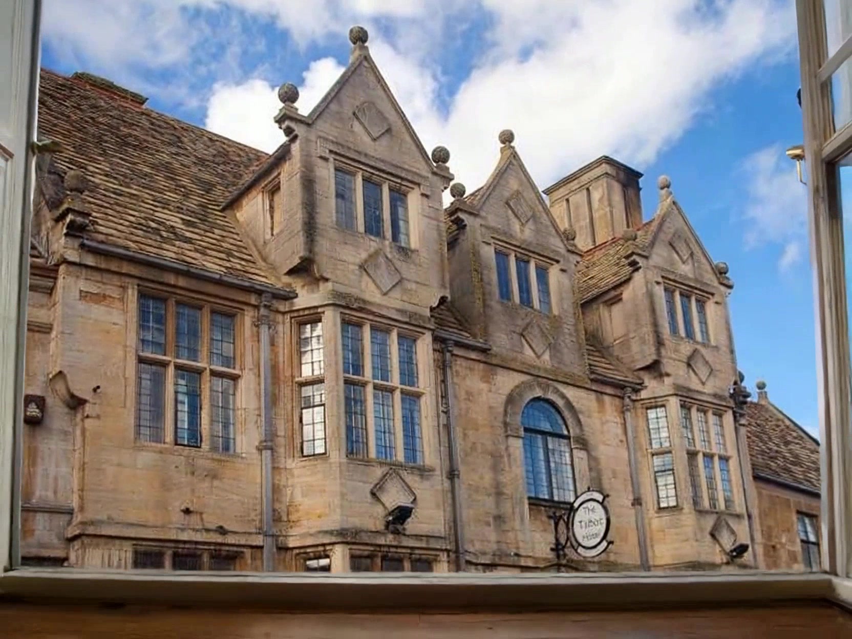 Ghostly Noises of Hotel Burchianti