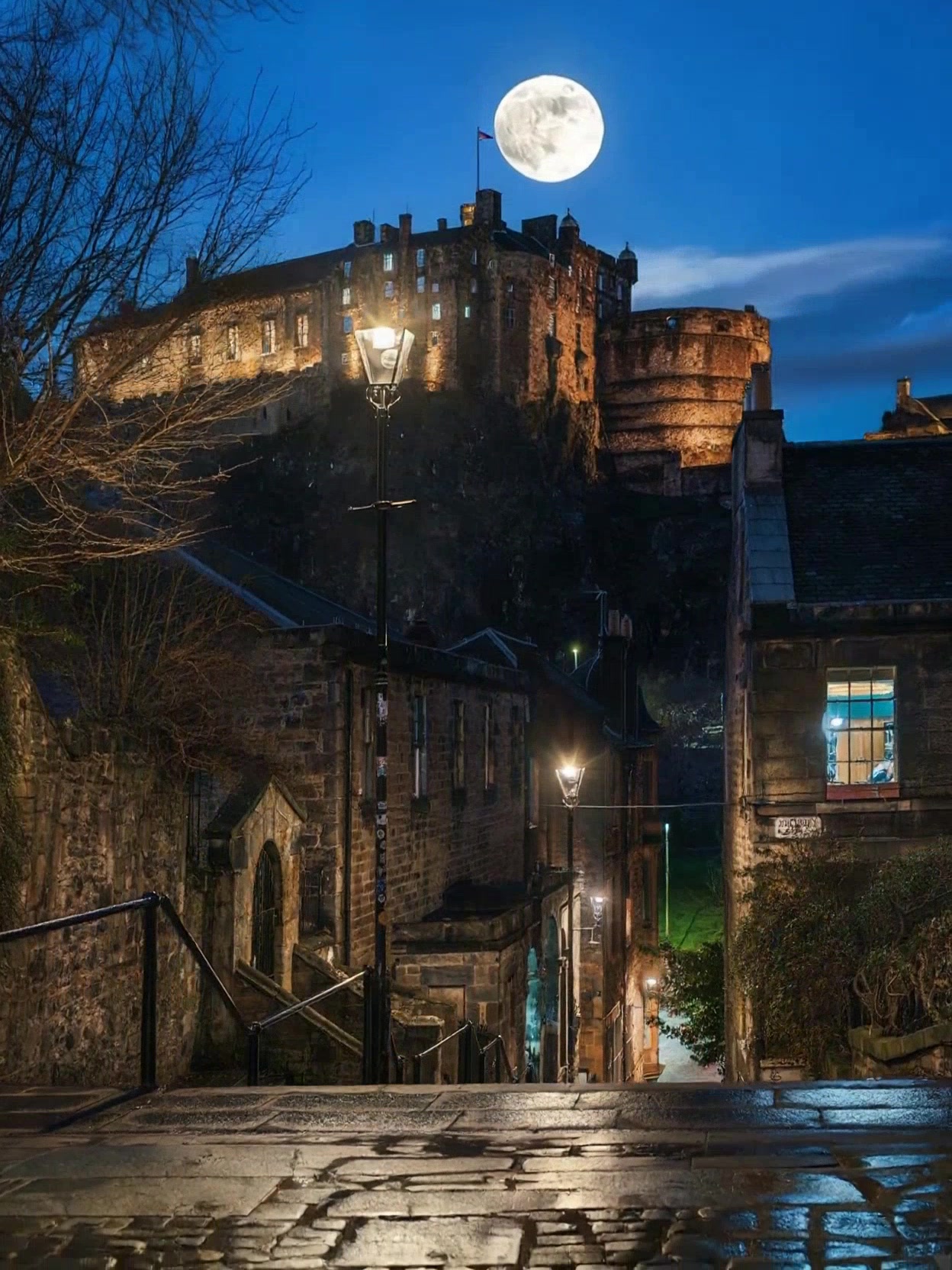 Haunted Secrets of Edinburgh Castle Revealed