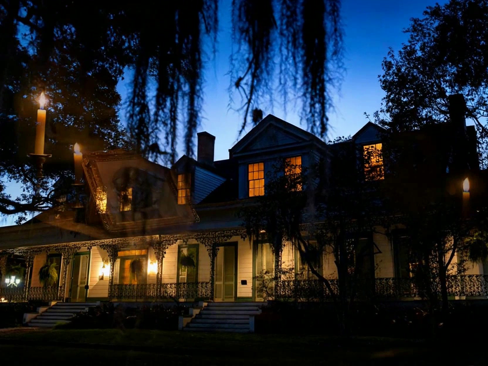 Explore the Haunting of Myrtles Plantation