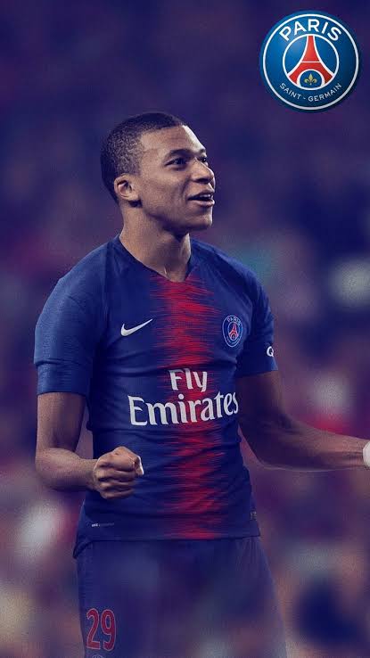 Mbappé vs Ronaldo: Who Will Surpass the GOAT?