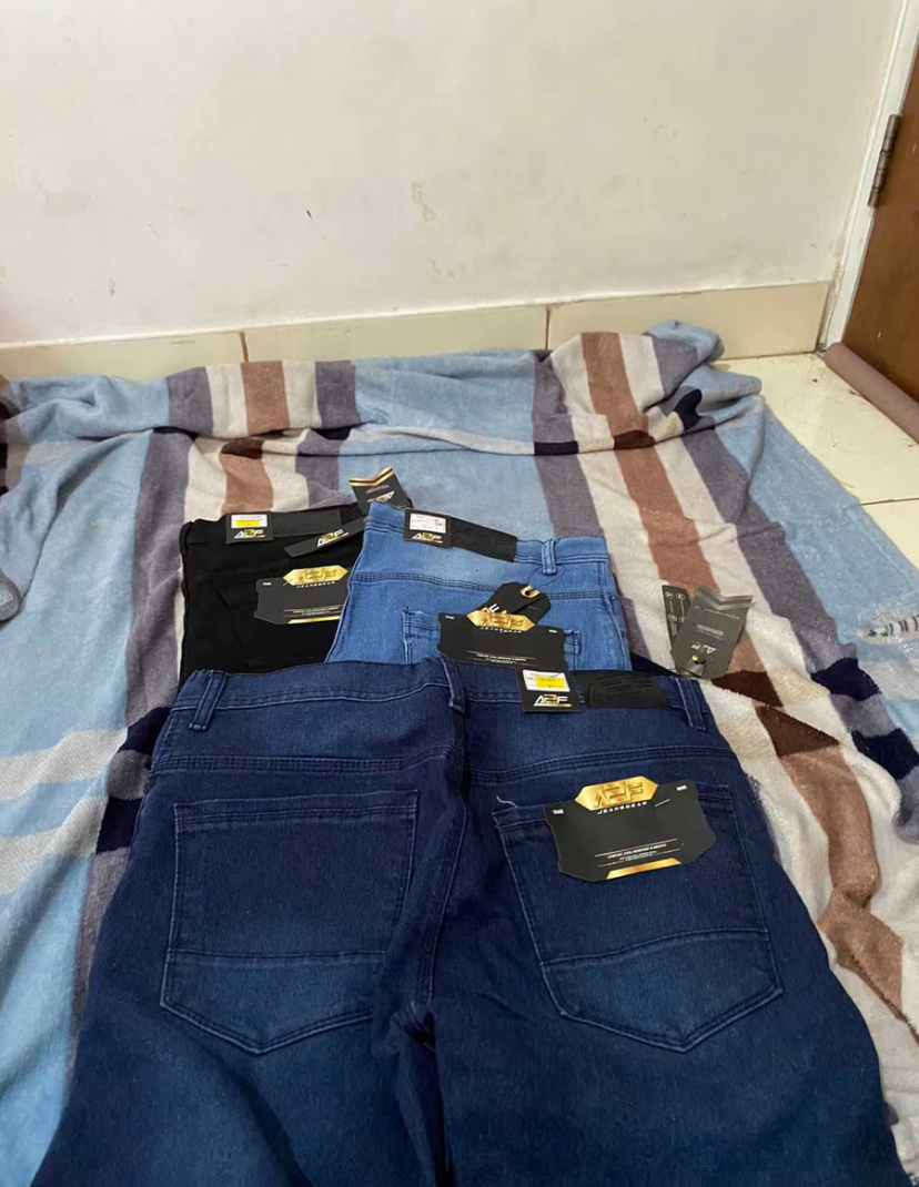 Promo Spesial Celana Jean: Beli 1 Gratis 2!