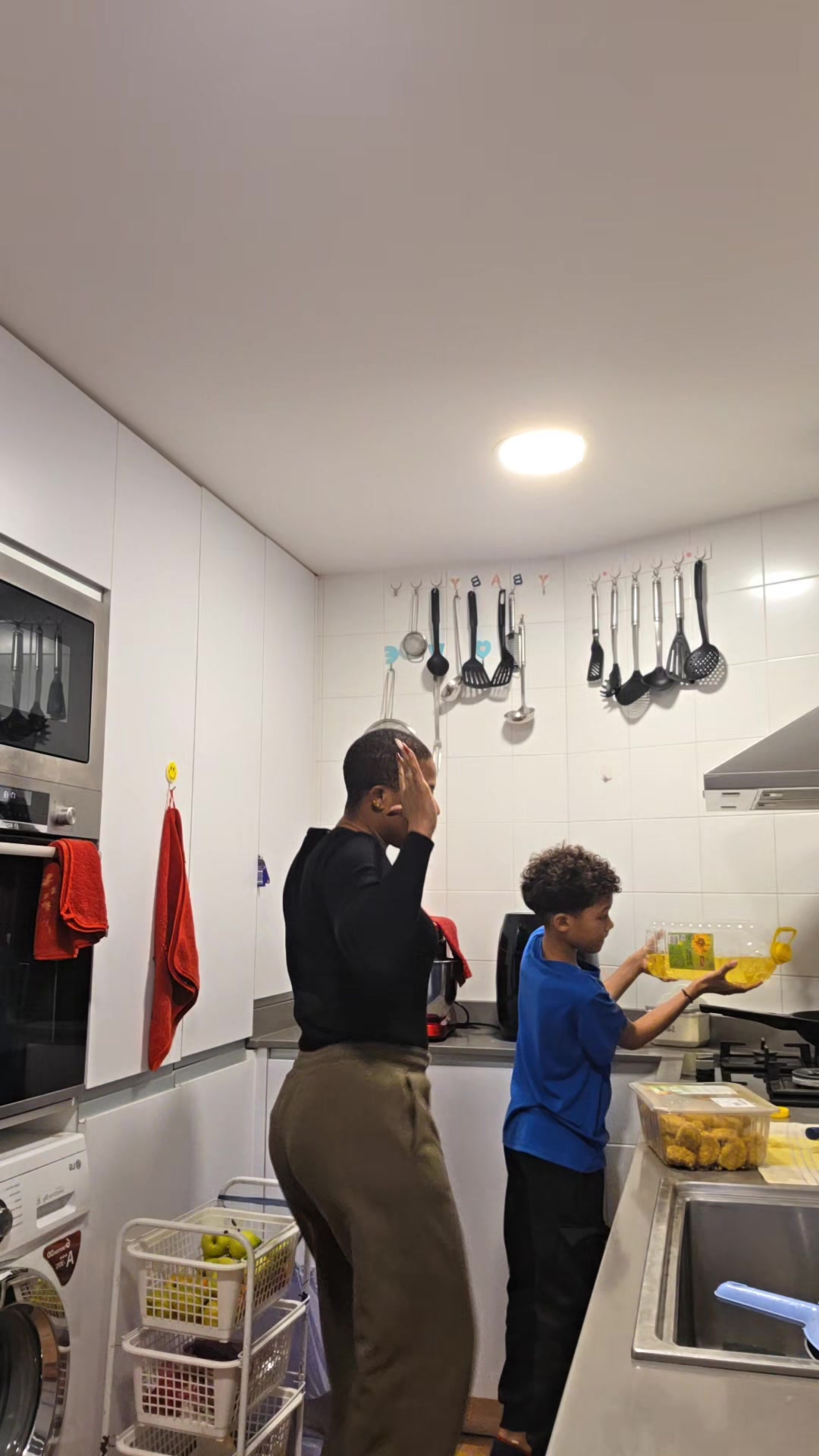 Cooking Fun with Alejandro and Mummy Dancing!