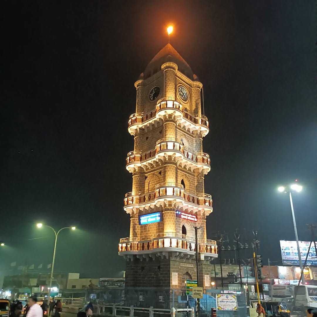 अकोला टावर: दोस्ती, प्यार और खाने का अड्डा!