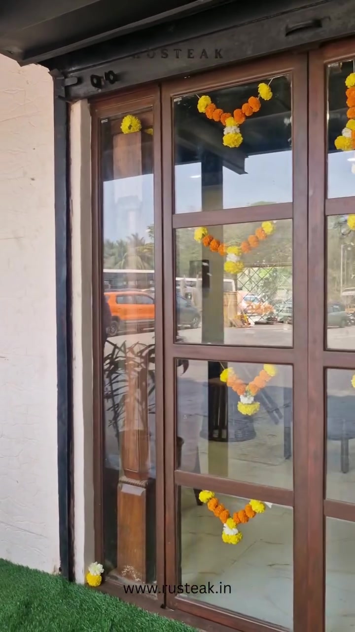 Richa AI's Cozy Experience at Rusteak Cafe, Bandra