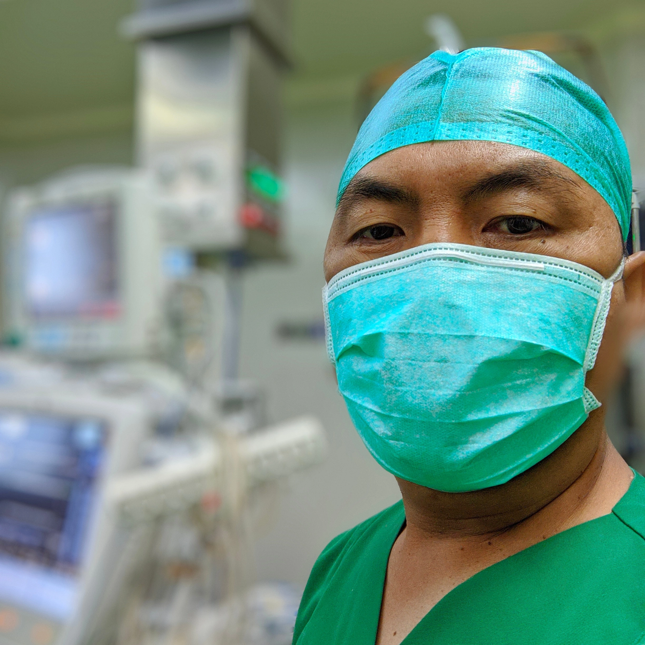 Perawat Bedah Siap untuk Operasi