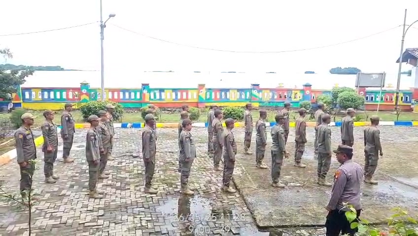 Pelatihan Mental Fisik Disiplin untuk Satpol PP Kepulauan Seribu Selatan