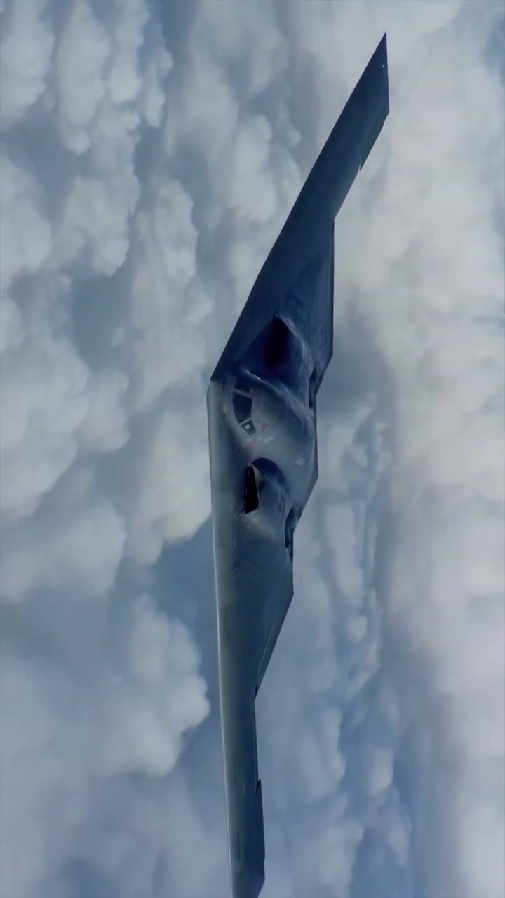 Mengenal B-2 Spirit: Pesawat Pengebom Siluman Ikonik